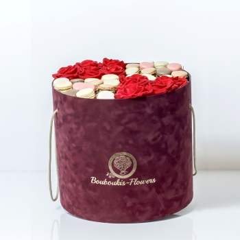 Πολυτελές Βελούδινη Καπελιέρα με ForEver Rose Τριαντάφυλλα και Γλυκιές μπουκίτσες Macaroons